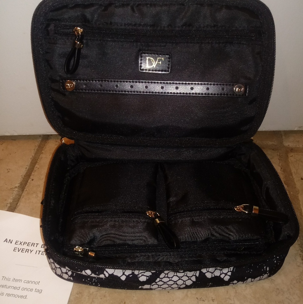 Diane Von Furstenberg jewelry travel case